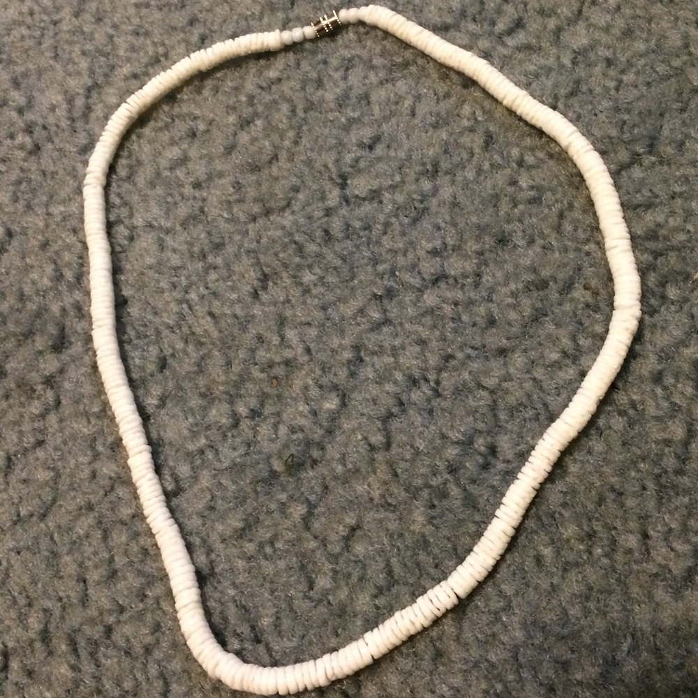Hawaiian shell necklace